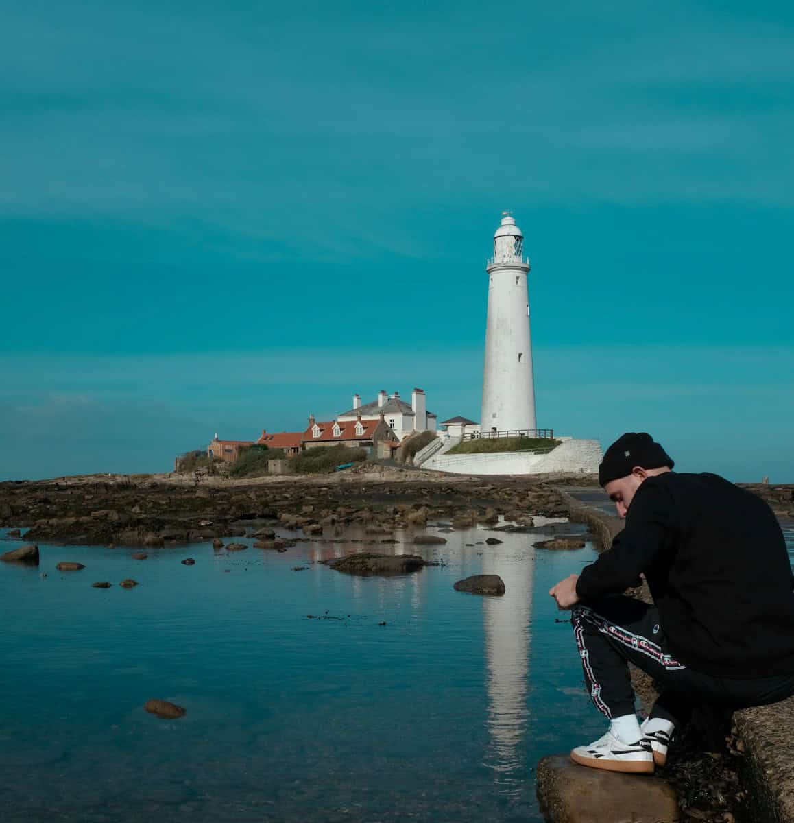 emotionally unavailable man